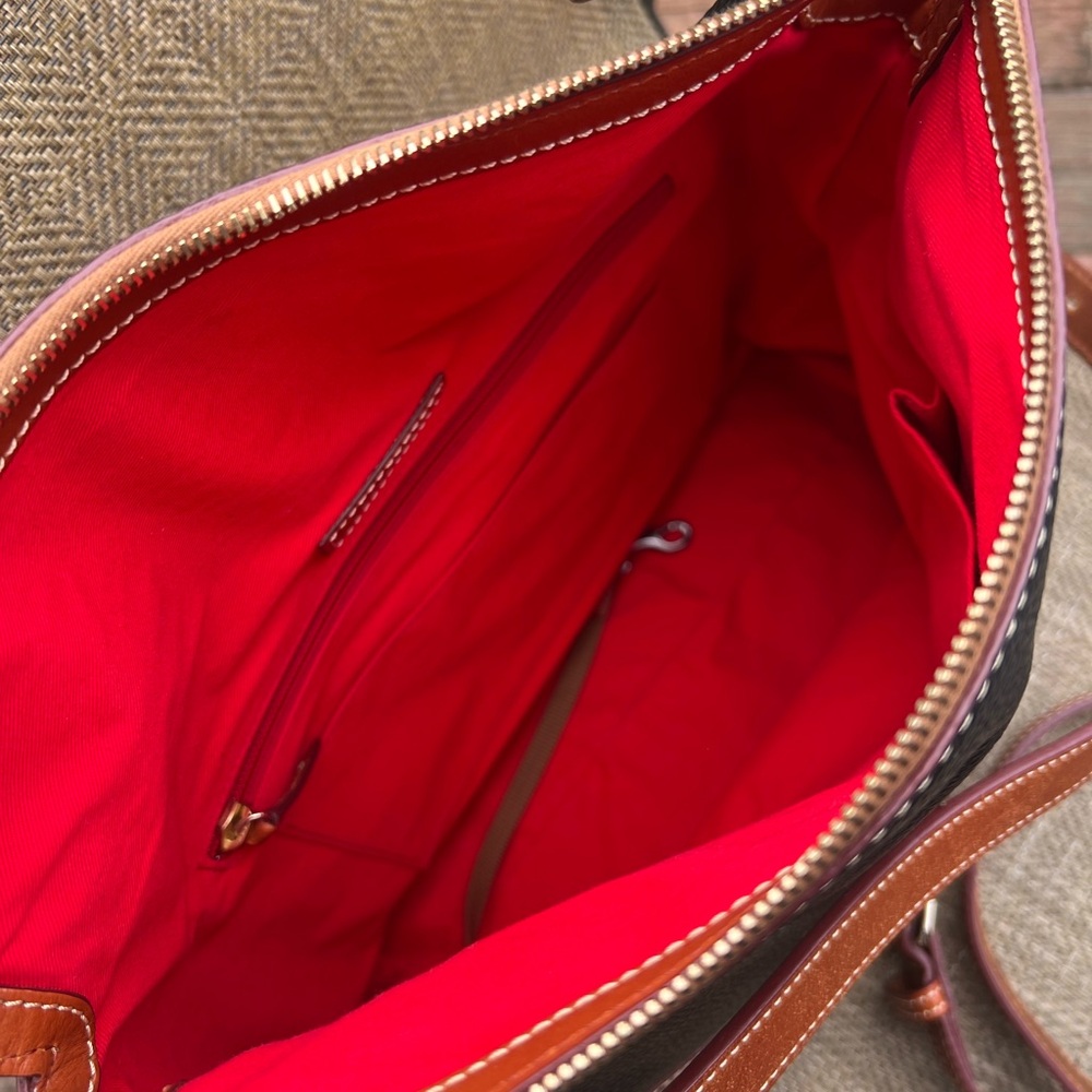 Dooney & Bourke Zip Sac BLACK & BROWN Pebbled Leather - Picture 4 of 4